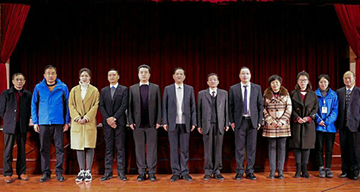 走进问鼎官方网站