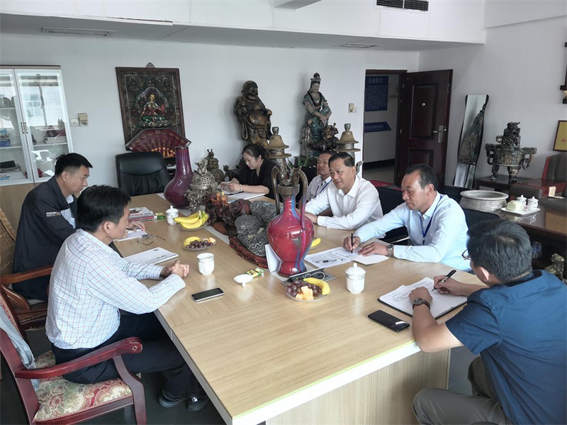 泉山区统战部长李建华一行来问鼎官方网站指导党建工作