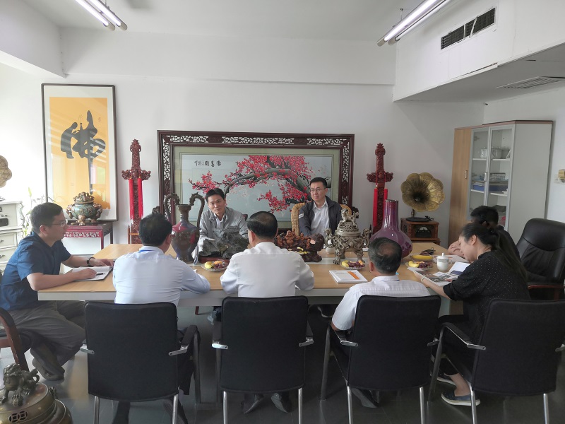 泉山区统战部长李建华一行来问鼎官方网站指导党建工作